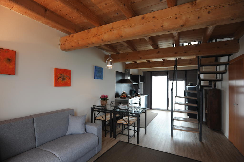 Monte Maino Bed & Breakfast Desenzano del Garda Phòng bức ảnh