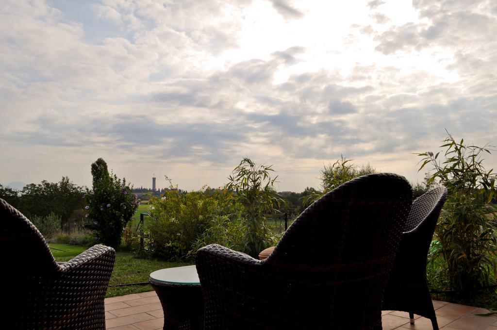 Monte Maino Bed & Breakfast Desenzano del Garda Phòng bức ảnh