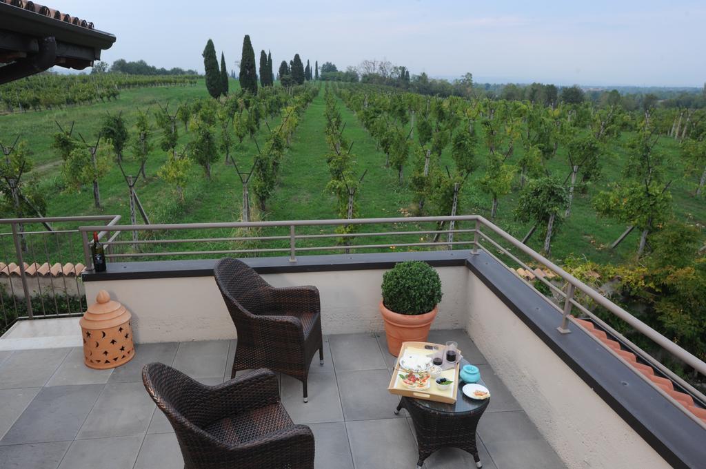 Monte Maino Bed & Breakfast Desenzano del Garda Ngoại thất bức ảnh